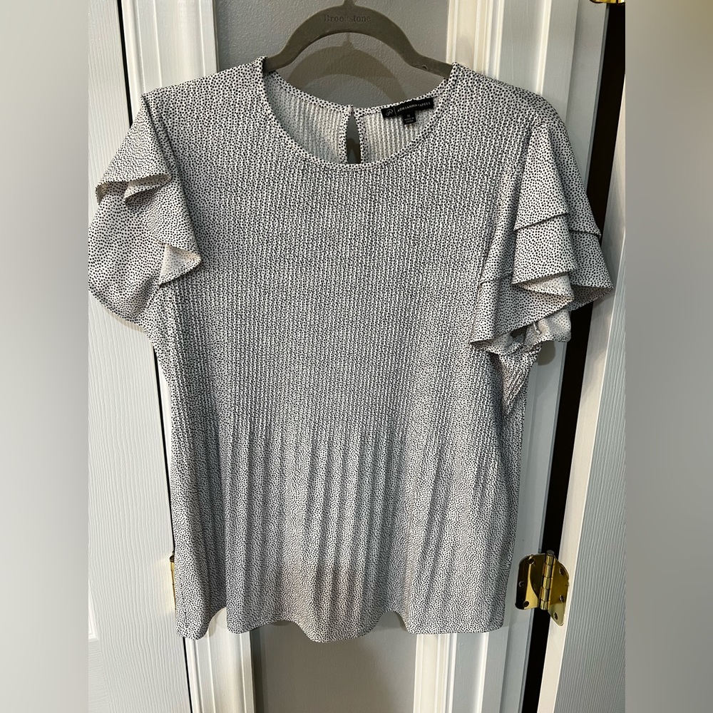 Adrianna Papell flutter sleeve white and black polka dot top Size M